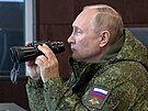 Vladimir Putin osobn dohlíí na vojenské cviení Vostok. (6. záí 2022)