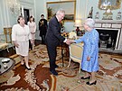 Královna Albta II. se setkává s Miloem Zemanem, prezidentem eské republiky,...