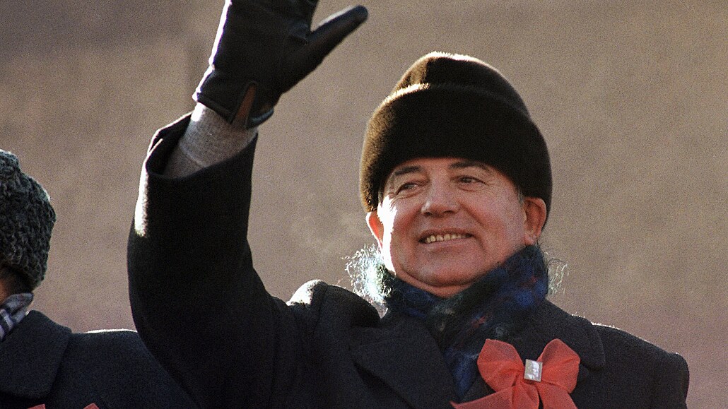 Michail Gorbaov na snímku ze 7. listopadu 1987 pi píleitosti oslav 70....