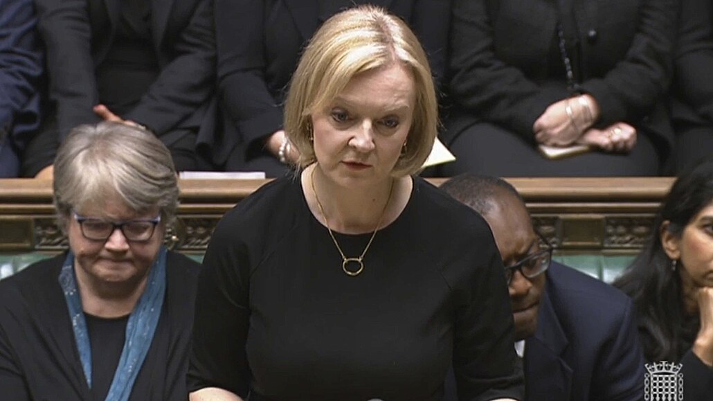 Souasná britská premiérka Liz Trussová vzpomíná v dolní komoe parlamentu na...