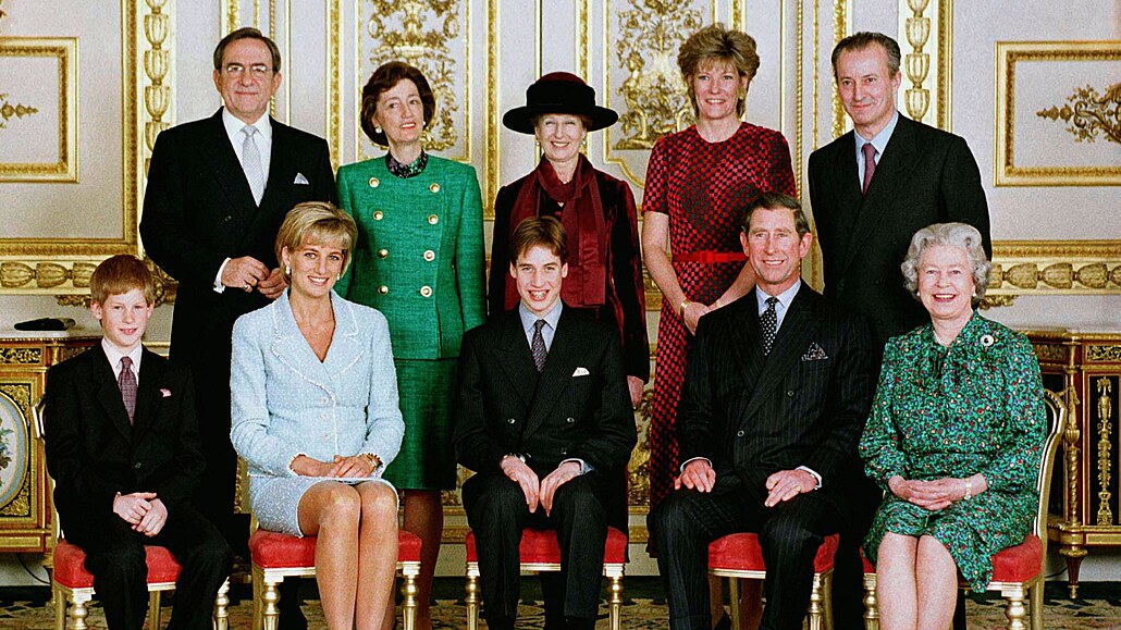 Princ Harry, řecký král Constantine, princezna Diana, Lady Susan Hussey, princ...