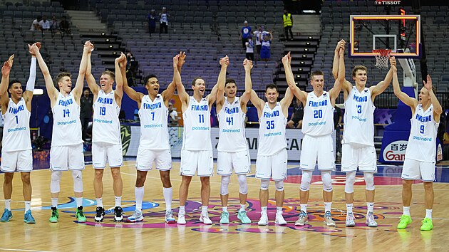 Fint basketbalist se raduj z vhry proti Nizozemsku.