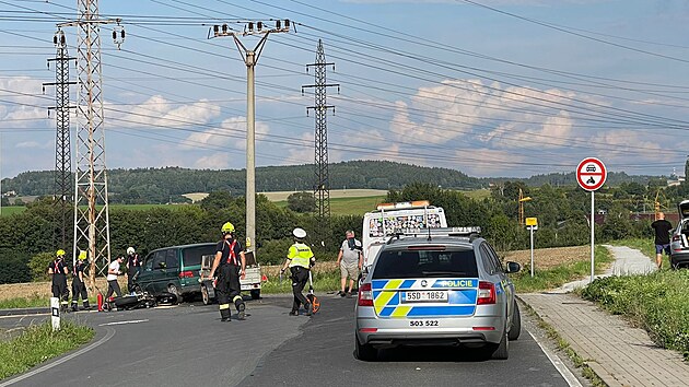 Nedaleko Prahy, u obce Vechromy, se motork stetl s autem, na mst zemel. (4. z 2022)