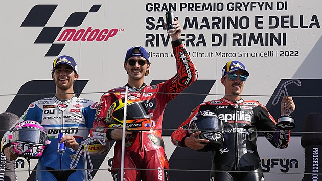 Stupn vtz Velk ceny Itlie v zvod MotoGP. Zleva Enea Bastianini, Francesco Bagnaia a Maverick Vials.