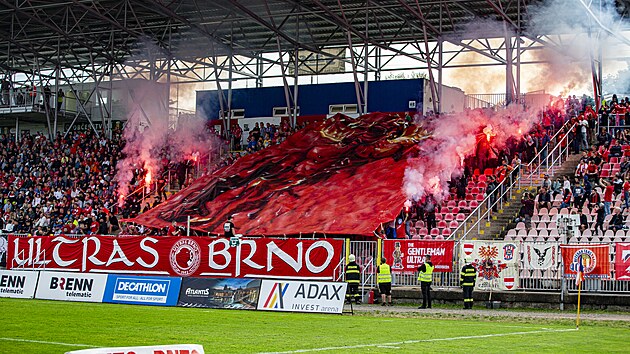 Fanouci Zbrojovky v utkn proti Bohemians.