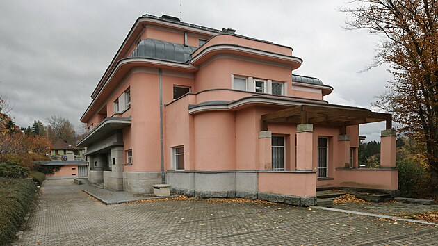 Strossova vila patří v Liberci k unikátním stavbám. Jejím autorem je architekt Thilo Schoder.