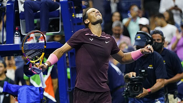 panlsk tenista Rafael Nadal se raduje z postupu do tetho kola US Open.