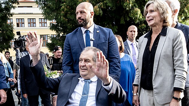 Prezident Zeman zahjil koln rok na Zkladn kole Charlotty Garrigue Masarykov v Lnech. (1. z 2022)