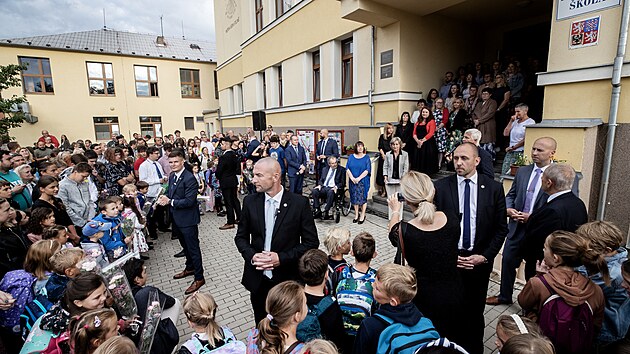 Prezident Milo Zeman navtvil kolu v Lnech. (1. z 2022)