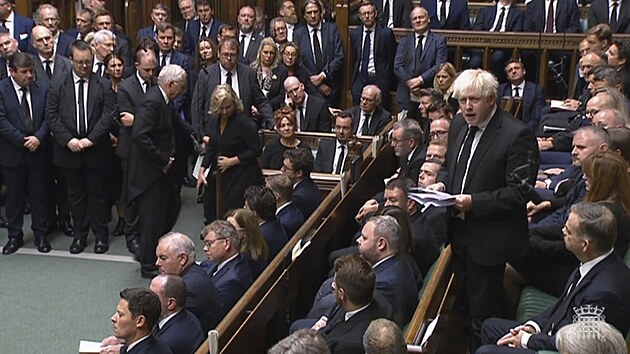 Bval britsk premir Boris Johnson vzpomn v doln komoe parlamentu na zesnulou krlovnu Albtu II. (9. z 2022)