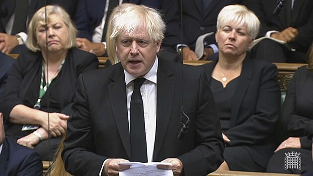 Bval britsk premir Boris Johnson vzpomn v doln komoe parlamentu na zesnulou krlovnu Albtu II. (9. z 2022)