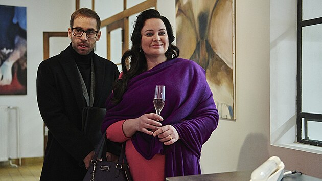 Petr Vanura a Jitka vanarov v serilu Pozad udlost (2022)