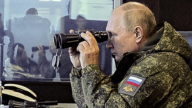 Rusk prezident Vladimir Putin dorazil na stelnici Sergejevskij na Dlnm vchod, aby osobn sledoval zvr vojenskho cvien Vostok 2022. (6. z 2022)