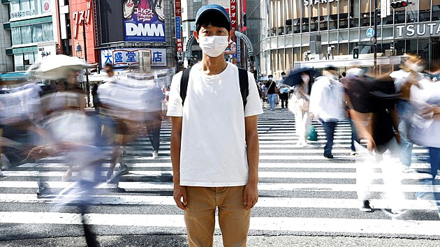 Shoji Morimoto na jedn z tokijskch kiovatek (31. srpna 2022)