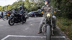 Prahou projela spanilá jízda motorká��, ú�astnil se jí i kandidát na prezidenta...