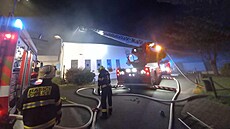 V noci na ned�li zasahovali hasi�i u po�áru slévárny v Brn�-Chrlicích. (4. zá�í...