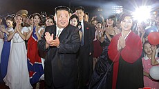 Kim ong-un pi setkání s obany Severní Koreje v Pchjongjangu (8. záí 2022)