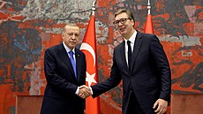 Turecký prezident Recep Tayyip Erdogan se svým srbským protjkem Aleksandarem...