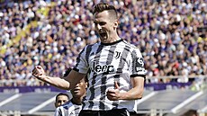 Útoník Juventusu Arkadiusz Milik oslavuje gól v zápase Serie A proti...