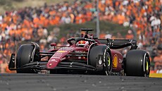 Charles Leclerc ve Ferrari bhem Velké ceny Nizozemska.