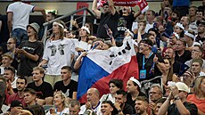 etí fanouci v zápase EuroBasketu proti Srbsku