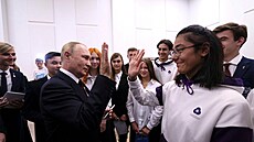 Ruský prezident Vladimir Putin v Kaliningradu zahájil kolní rok, áky pouoval...