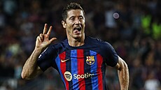 Robert Lewandowski z Barcelony slaví hattrick do sít Viktorie Plze v utkání...