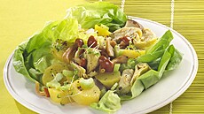 Bramborov� sal�t s houbami a arty�oky