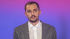 Jan Hru�ka (Piráti) je hostem v primátorské superdebat�. (5. zá�í 2022)