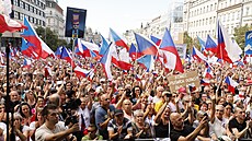 Desítky tisíc lidí zaplnily odpoledne Václavské námstí na demonstraci proti...