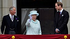 Britská královna Albta s princem Charlesem a Wiliamem (5. ervna 2012)