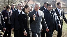 V roce 2010 nav�tívil sou�asný britský král Karel III. obec Host�tín.