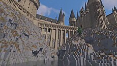 Bradavická škola z Harryho Pottera vyrobená v Minecraftu