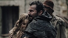 Romana Jákl Vítová a Ondej Vetchý pi natáení filmu Jan ika