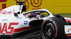 Kevin Magnussen z Haasu na okruhu v italské Monze