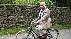 Britský král Karel III. (jet coby princ Charles) na panství Highgrove (10....
