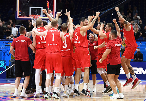 Euforie polských basketbalist po vítzném tvrtfinále.