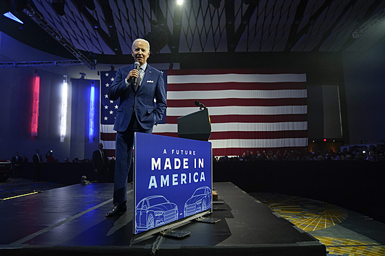 Joe Biden pi zahájení autosalonu v Detroitu