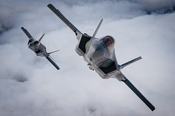Letouny F-35 páté generace, o které má zájem eská republika