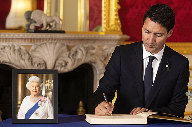 Čína tlačí do voleb v Kanadě své kandidáty, varují tajné služby. Trudeau mlčí