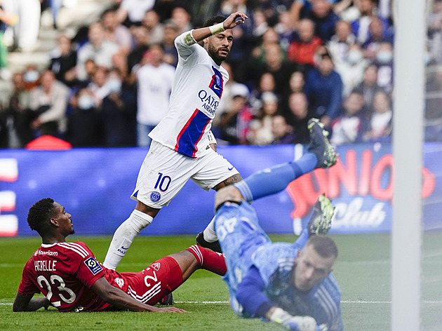 ONLINE: Vedoucí Paris St. Germain nastupuje v Brestu. Rennes remizovalo s Auxerre