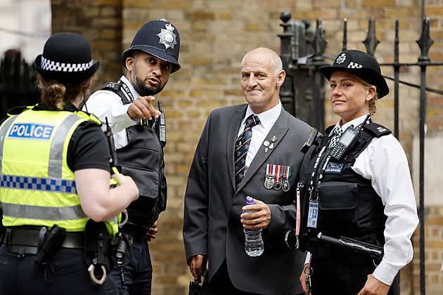 To britská policie nezažila. Pohřeb královny je náročnější než OH či korunovace