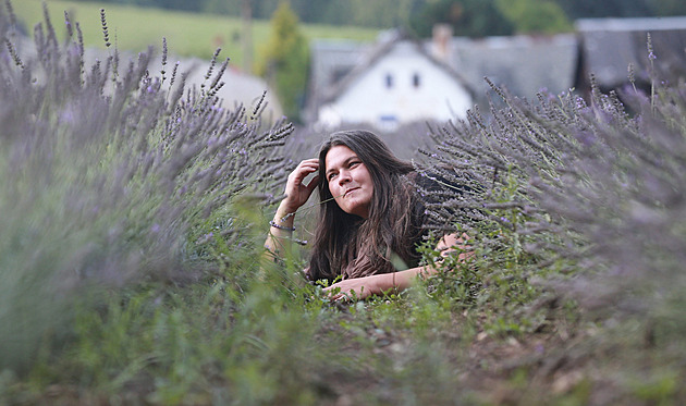 Adéla Heindorferová na své levandulové farmě