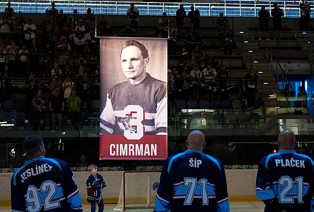 Dal příjmení Járovi Cimrmanovi, teď hokejistu Cimrmana ocenili v Chomutově