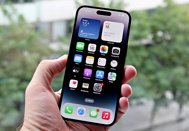 Apple upouští od zvýšení výroby iPhonů, poptávka po nich slábne