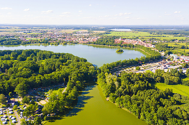 Rybářství Třeboň zahájí výlov rybníku Svět, Fiala navštíví Keňu