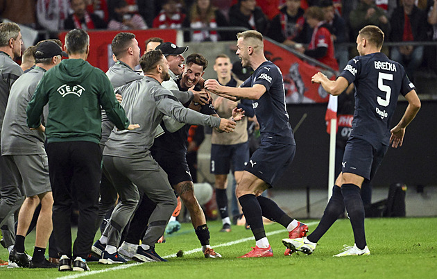 Köln - Slovácko 4:2, statečný boj, hosté smazali manko, pak je zlomila penalta