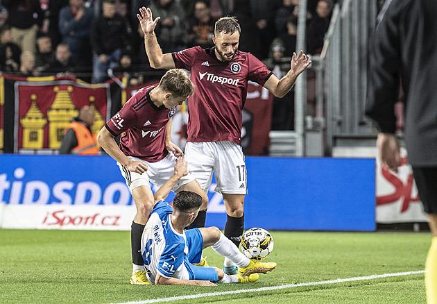 ONLINE: Sparta usiluje o čelo tabulky v Ostravě, hrají Zlín i Olomouc