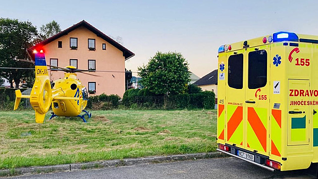 K nehodě u Dolního Třebonína musel vzlétnout vrtulník.