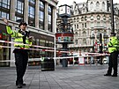 Dva policisté utrpli zranní na Leicester Square v Londýn, kdy na n...